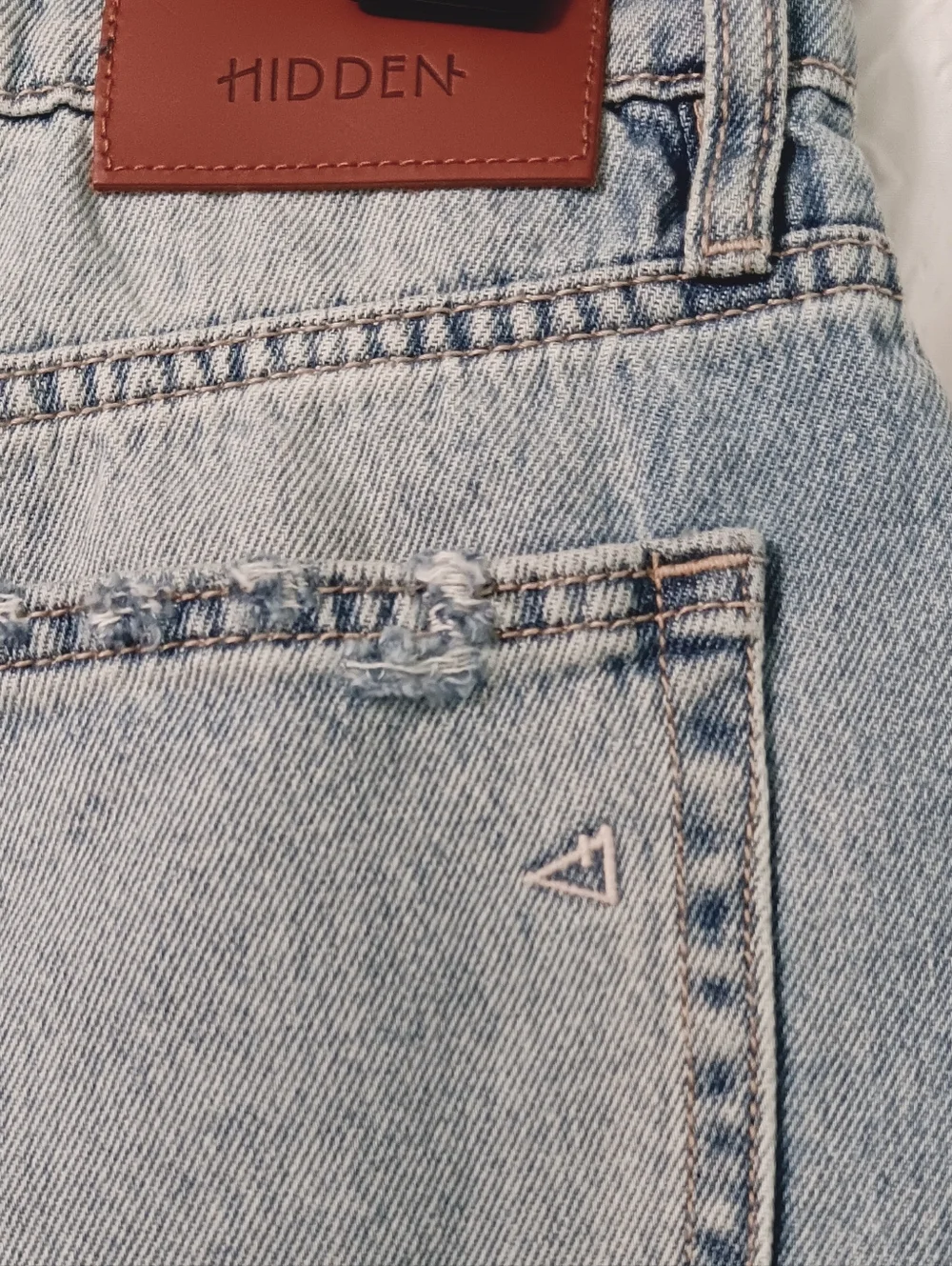 HIDDEN Light Wash Distressed High Rise Denim Shorts Size L - Picture 7 of 14